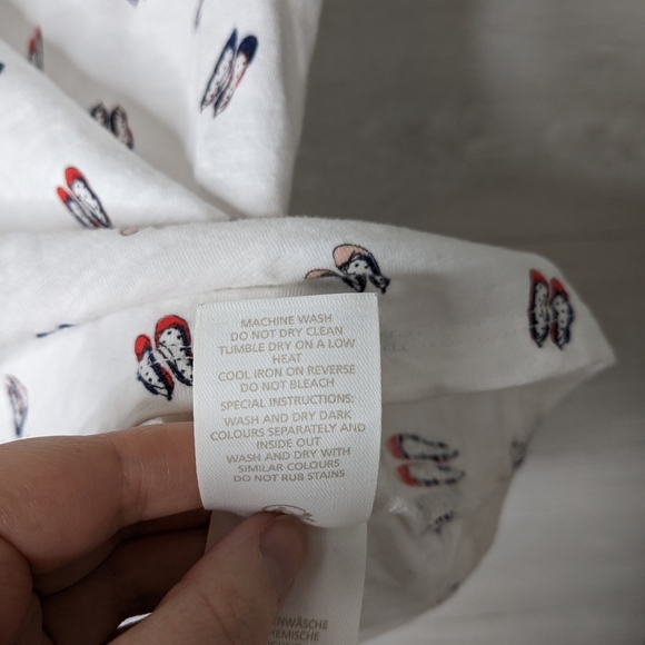 Boden Shoe Print T-shirt Size Large - Picture 7 of 8